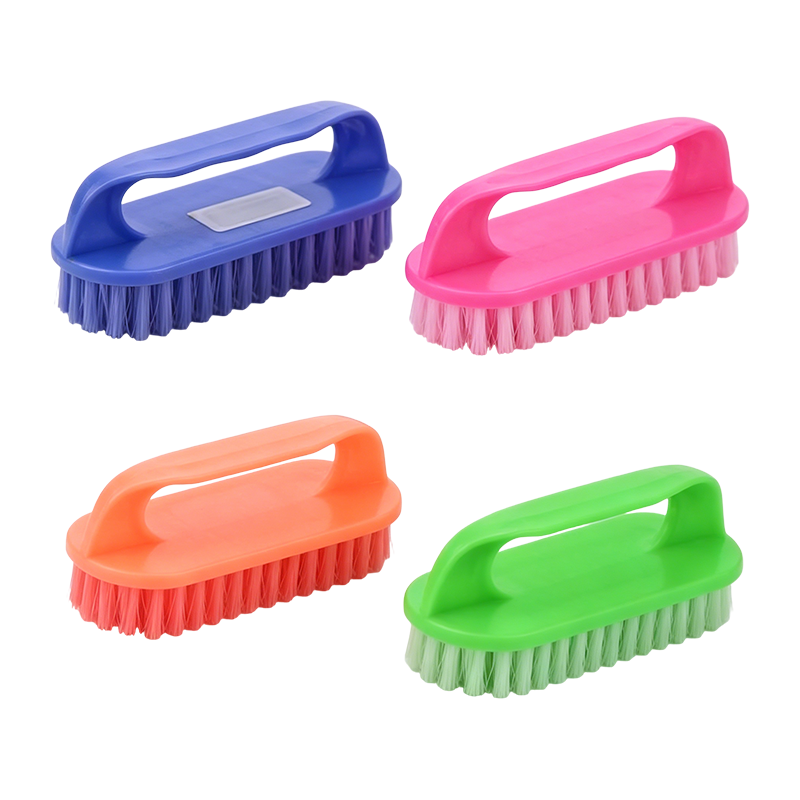 Lightweight Portable Suit Brush for Business Trips